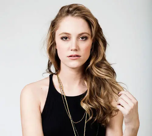 Maika Monroe Wall Poster picture 785088