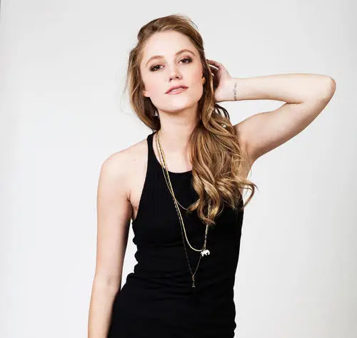 Maika Monroe Wall Poster picture 785089
