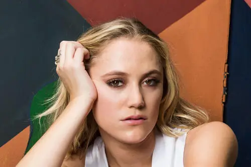Maika Monroe Wall Poster picture 785093