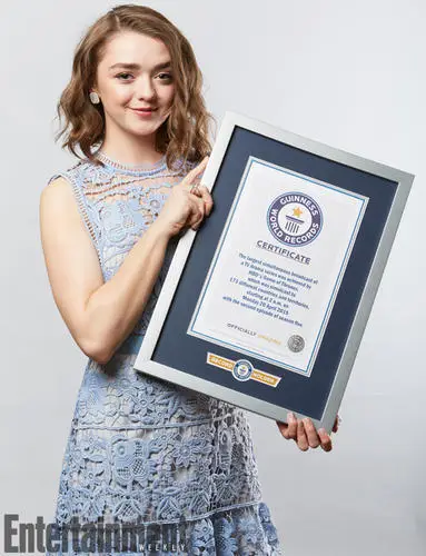 Maisie Williams Computer MousePad picture 473612