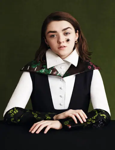 Maisie Williams Wall Poster picture 473617