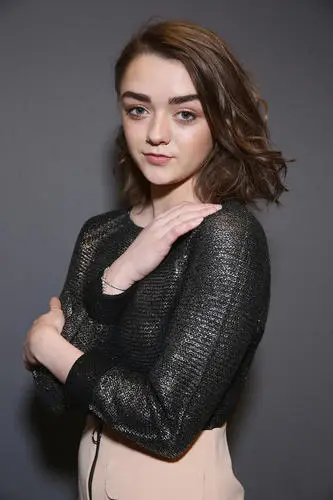 Maisie Williams Men's Colored  Long Sleeve T-Shirt - idPoster.com
