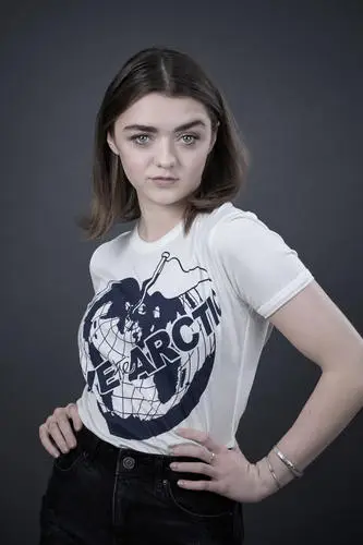 Maisie Williams White T-Shirt - idPoster.com