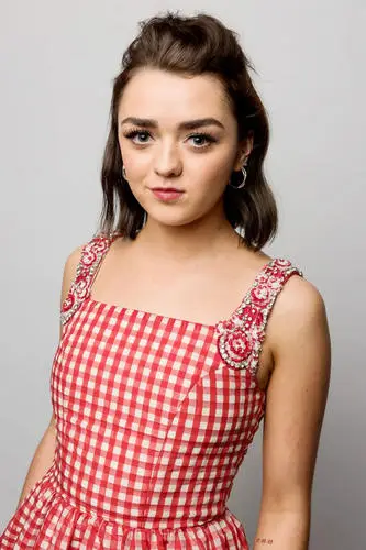 Maisie Williams Computer MousePad picture 785134