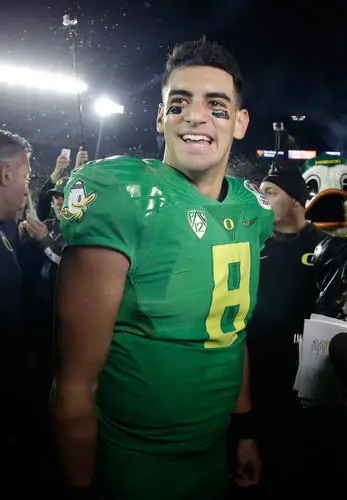 Marcus Mariota Wall Poster picture 720402