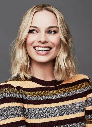 Margot Robbie Wall Poster picture 830445