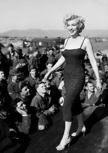 Marilyn Monroe Women's Colored Tank-Top - idPoster.com