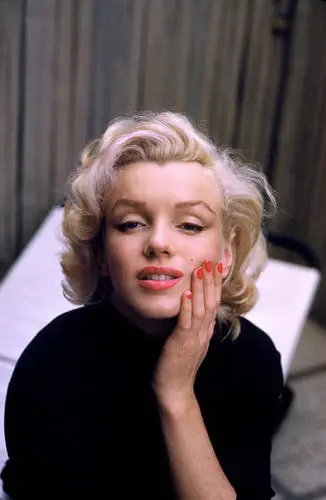 Marilyn Monroe Women's Colored  Long Sleeve T-Shirt - idPoster.com