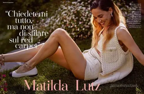 Matilda Lutz White Tank-Top - idPoster.com