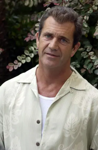 Mel Gibson Women's Colored T-Shirt - idPoster.com