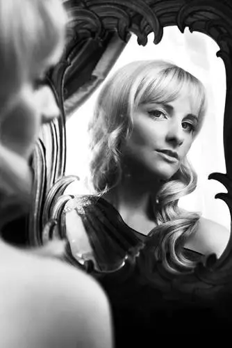 Melissa Rauch Wall Poster picture 468631