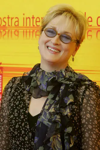 Meryl Streep White Tank-Top - idPoster.com