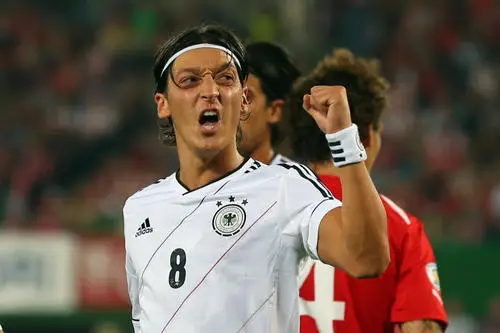 Mesut Ozil Wall Poster picture 671618