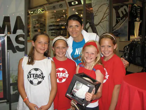 Mia Hamm Wall Poster picture 171101