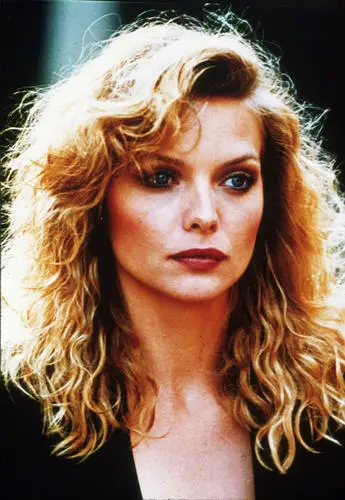 Michelle Pfeiffer Protected Face mask - idPoster.com