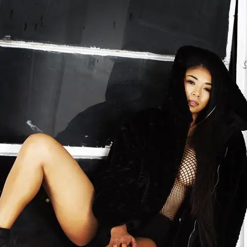 Mila J Wall Poster picture 1045599