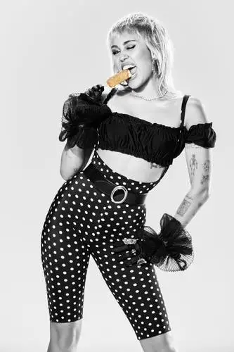 Miley Cyrus Jigsaw Puzzle picture 1037957