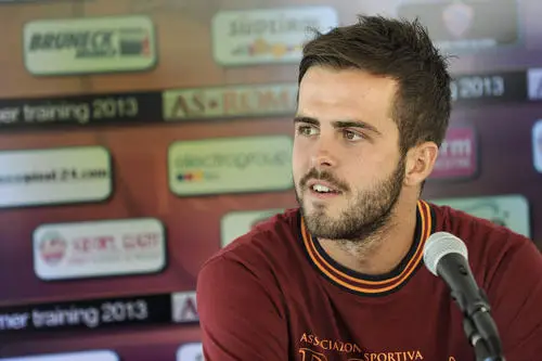 Miralem Pjanic Wall Poster picture 703467