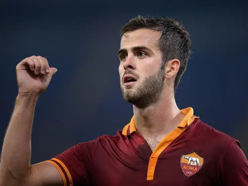 Miralem Pjanic Wall Poster picture 703468