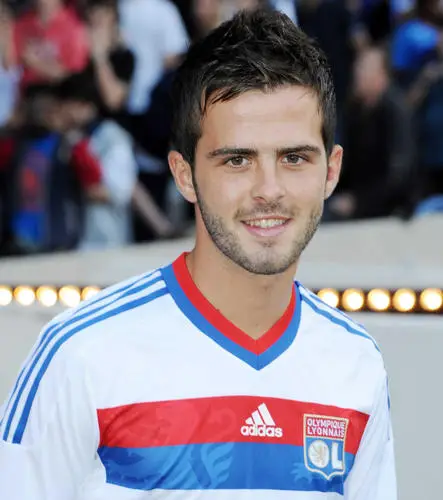 Miralem Pjanic Wall Poster picture 703532
