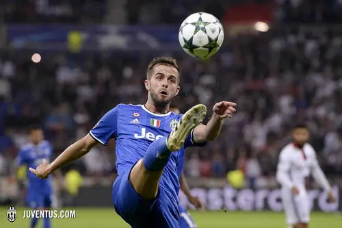 Miralem Pjanic Wall Poster picture 703534