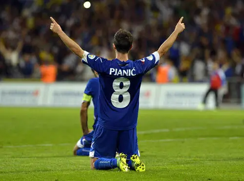Miralem Pjanic Wall Poster picture 703540