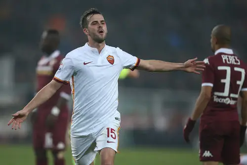 Miralem Pjanic Wall Poster picture 703548