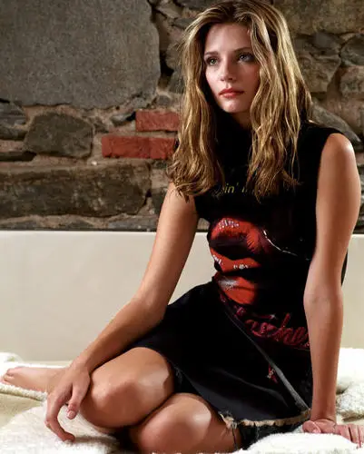 Mischa Barton Women's Colored T-Shirt - idPoster.com