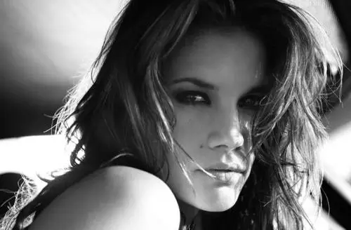 Missy Peregrym Computer MousePad picture 790445