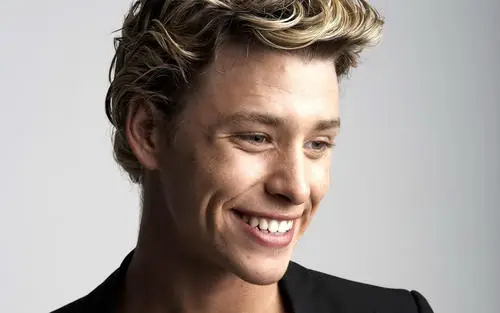 Mitch Hewer Computer MousePad picture 86339