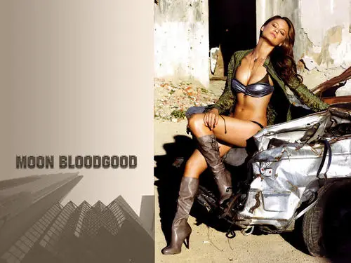 Moon Bloodgood Women's Colored Tank-Top - idPoster.com