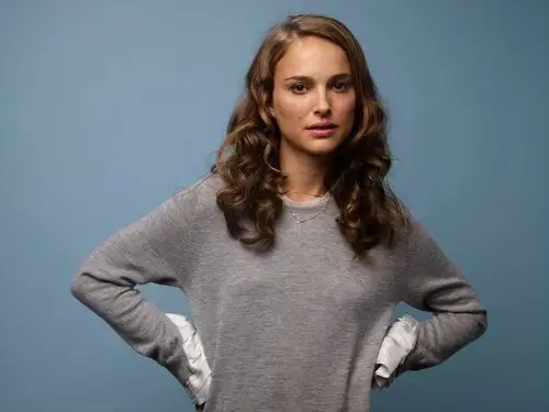 Natalie Portman Women's Colored  Long Sleeve T-Shirt - idPoster.com