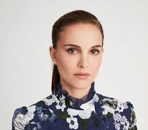Natalie Portman Wall Poster picture 880032