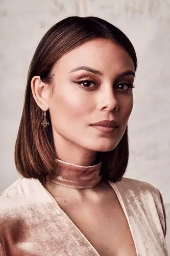 Nathalie Kelley Protected Face mask - idPoster.com