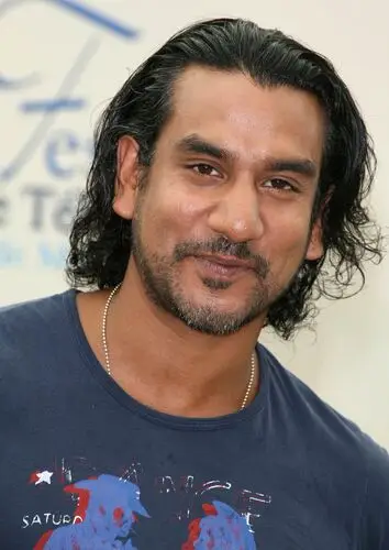 Naveen Andrews Jigsaw Puzzle picture 495092