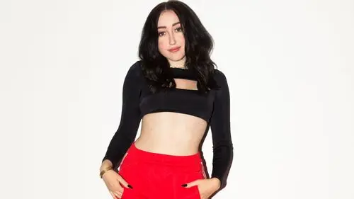 Noah Cyrus Wall Poster picture 802128