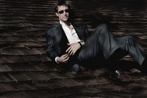 Noah Wyle Wall Poster picture 495146