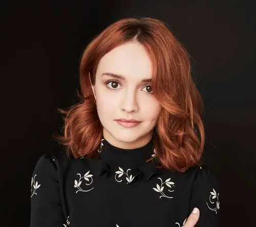 Olivia Cooke Women's Colored Tank-Top - idPoster.com