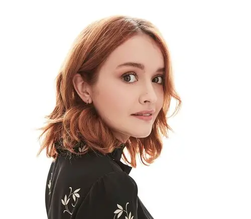 Olivia Cooke Protected Face mask - idPoster.com