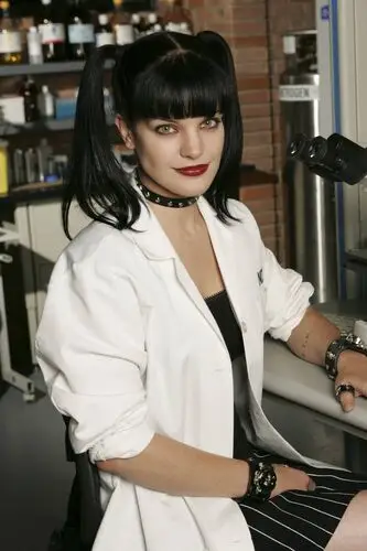 Pauley Perrette Computer MousePad picture 17013