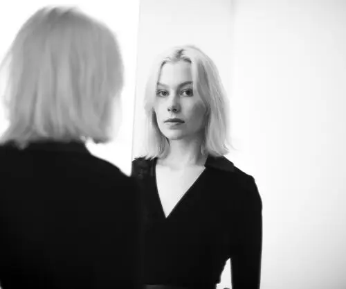 Phoebe Bridgers Wall Poster picture 941226
