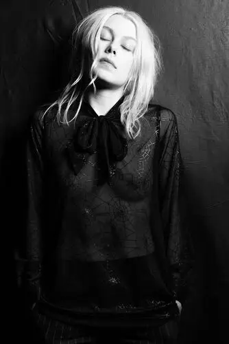 Phoebe Bridgers Wall Poster picture 941282