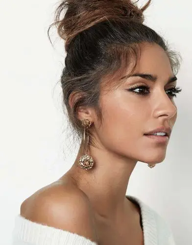 Pia Miller Protected Face mask - idPoster.com