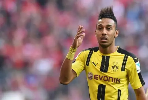 Pierre-Emerick Aubameyang Wall Poster picture 670388