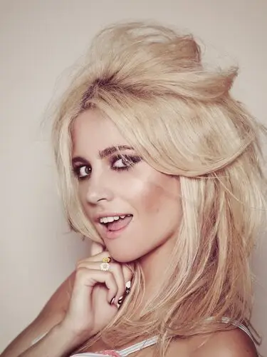 Pixie Lott Protected Face mask - idPoster.com
