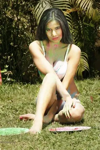 Poonam Pandey Women's Colored Hoodie - idPoster.com