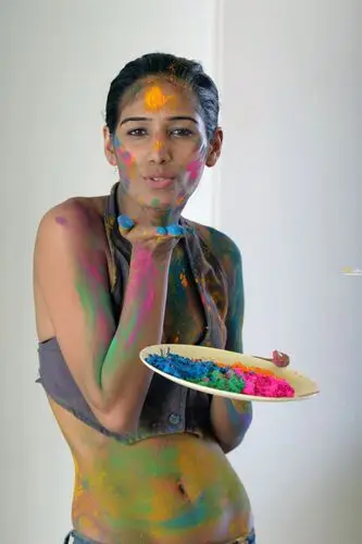 Poonam Pandey Women's Colored Tank-Top - idPoster.com