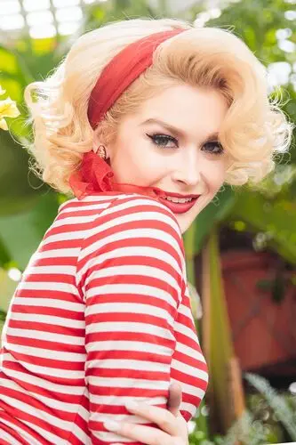 Renee Olstead Jigsaw Puzzle picture 869730