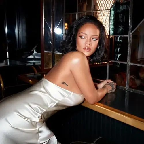 Rihanna Jigsaw Puzzle picture 17300