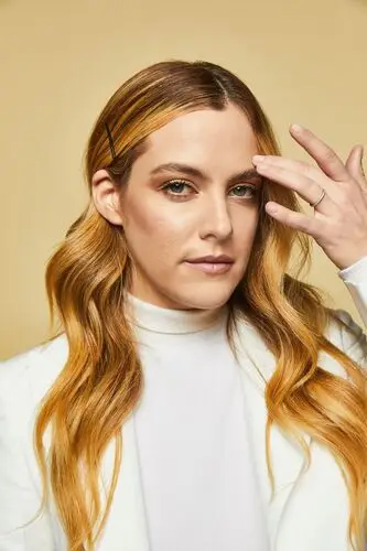 Riley Keough Women's Colored Hoodie - idPoster.com